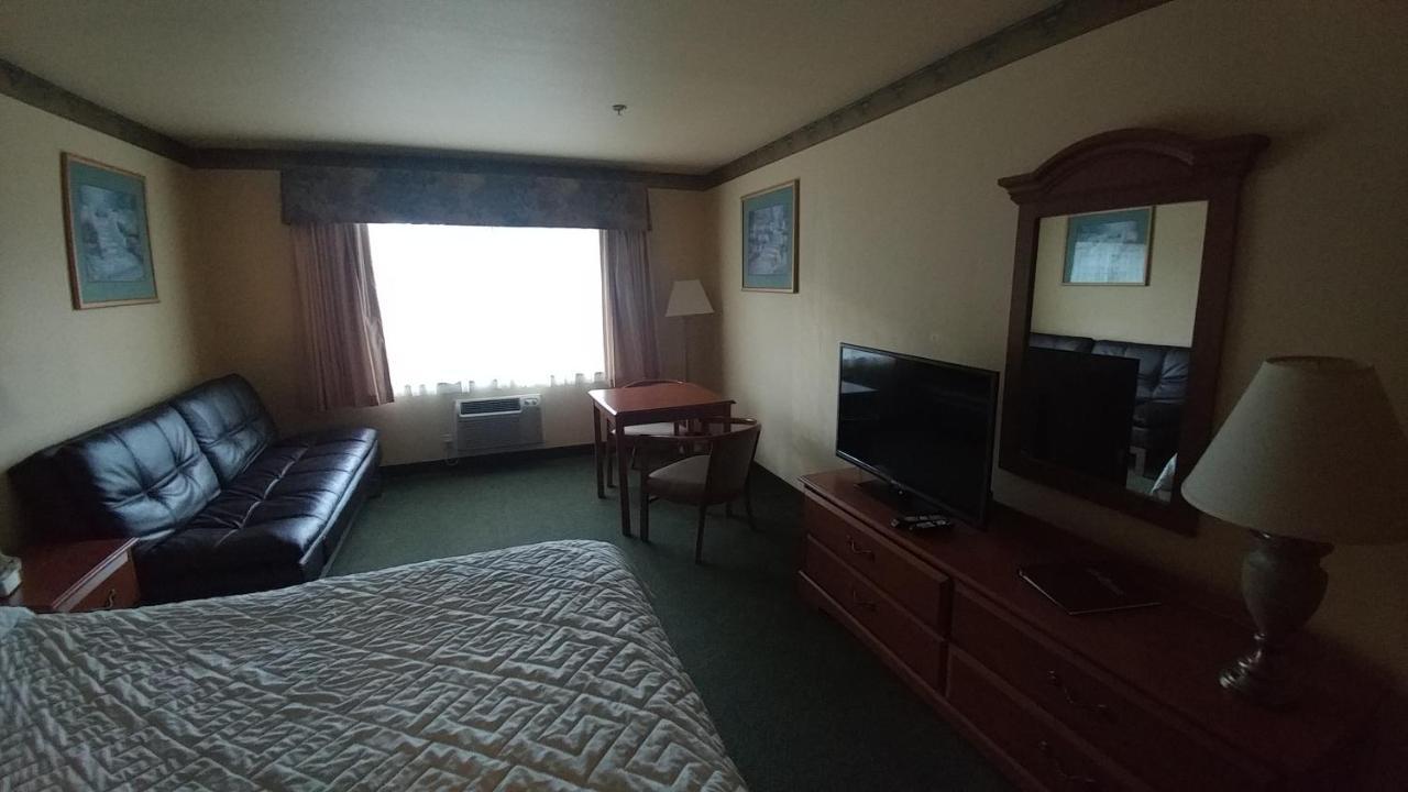 Palace & Hotel